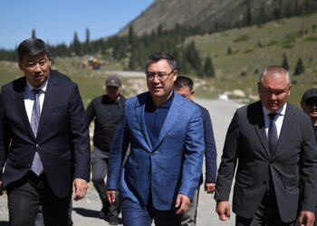 Садыр Жапаров «Барскоон – Бедел унаа жолун өз каражаттарыбыздын эсебинен куруу» долбоорун баштап берди