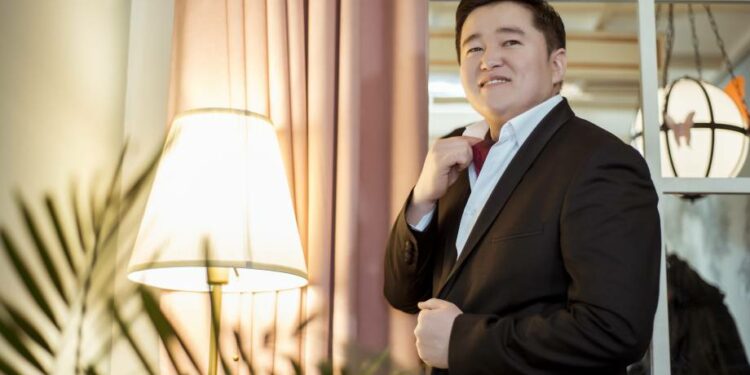 «Мыйзам шайкеш келди». Ырчы Аскат Мусабеков кызынын фамилиясын өзгөрттү