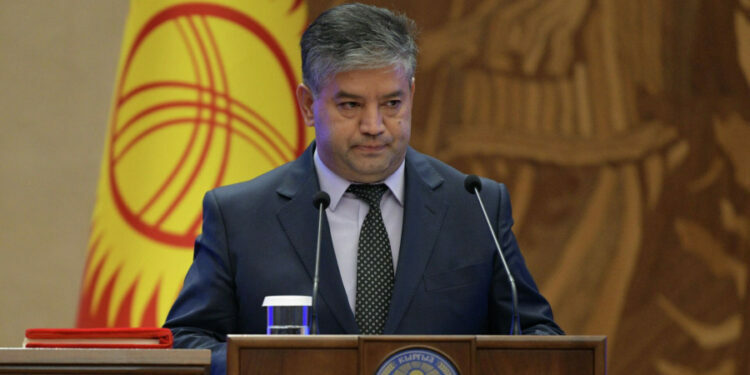 Равшанбек Сабиров эмгек министри кызматынан бошотулуп, инвестициялар боюнча агенттиктин директору болуп дайындалды