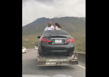 Автоээнбаштык жасоого себеп болгон айдоочуга 15 миң сом айып салынып, унаасы айып короо жайына токтотулду