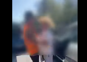 Бишкекте жол оңдоо ишинин кызматкери менен айдоочунун ортосунда жаңжал чыкты