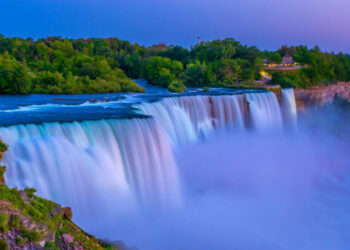 31-августта Ниагара шаркыратмасы Кыргызстандын желегинин түсүнө боёлот