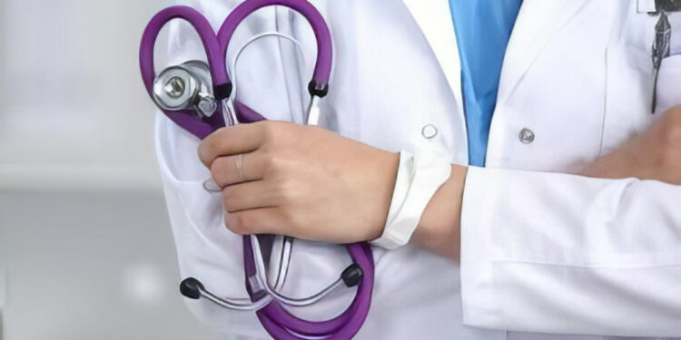 Тилек Текебаевдин демилгеси менен медициналык факультетке 50 бюджеттик орун бөлүндү