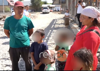 Камчыбек Ташиев 9 балалуу үй-бүлөгө жер бөлүп, үй салдырып бермей болду