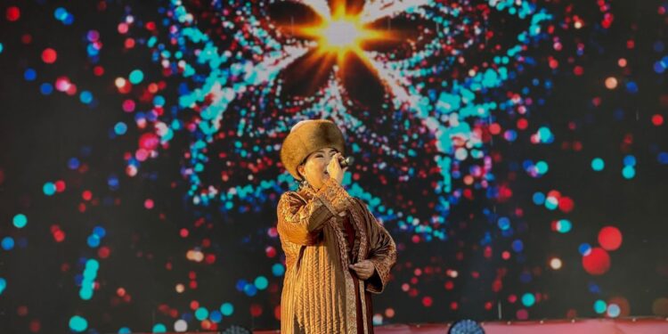 “Ала-Тоо” аянтында концерт өтүп жатат (видео)