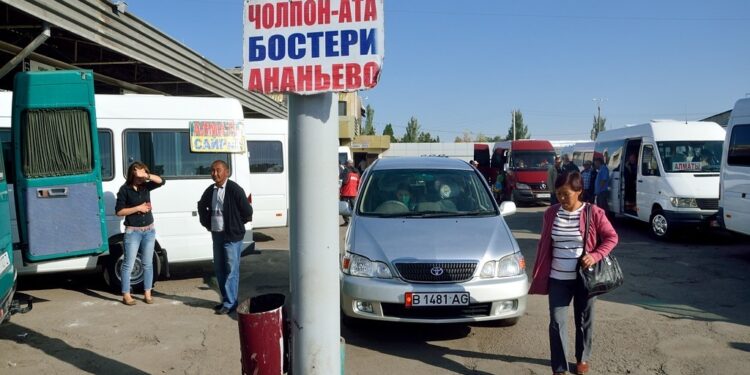 Ысык-Көлдөн Бишкек шаарына келе жаткан унаалардын саны 110 миңден ашты