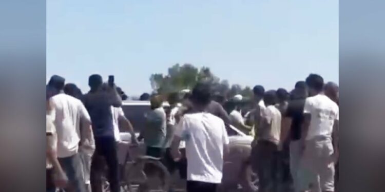 Васильевка айылында мыйзамсыз курулуштарды түрттүрүүдө милиция кызматкерлери коомдук тартипти камсыз кылышты