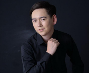 Ырчы Байзак Кубанычбек уулу 18 жашка толду