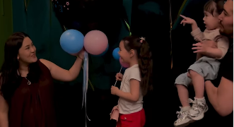 Ырчы Курал Чокоев үчүнчү ирет кыздуу болду (видео)