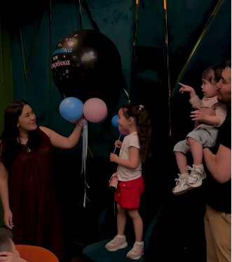 Ырчы Курал Чокоев үчүнчү ирет кыздуу болду (видео)