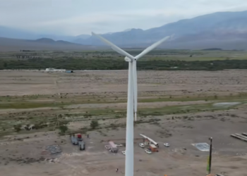 Ысык-Көлдө Кыргызстандагы алгачкы шамал генератору орнотулду