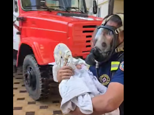 «Бала жакшы элеби?». Ошто көп кабаттуу үйдөн өрт чыкты (видео)