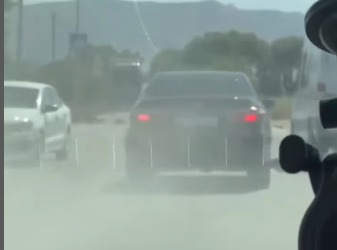 Айдоочулук күбөлүгү жок унаа айдап, жол тескөөчүлөрдөн качкан окуучунун видеосу