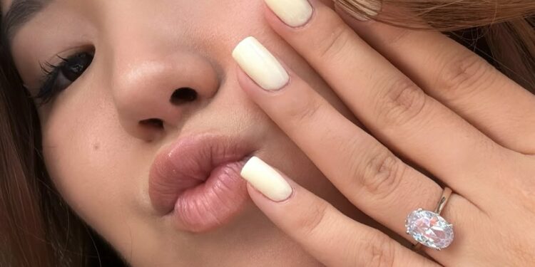 Ырчы Айыма Айылчиеванын кыз узатуу тою өттү