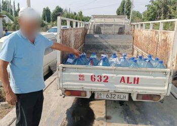 Таш-Көмүрдө жасалма жол менен спирт ичимдигин даярдагандар кармалды