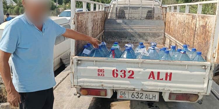 Таш-Көмүрдө жасалма жол менен спирт ичимдигин даярдагандар кармалды