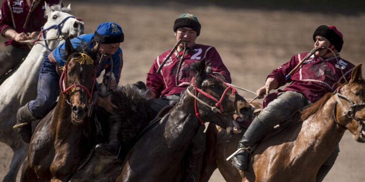 Көк бөрү: “Достук” “Ынтымакты” жеңип, Жогорку лиганын чемпиону болду (видео)