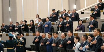 Жогорку Кеңешти таратууну демилгелеген депутаттардын тизмеси жарыяланды