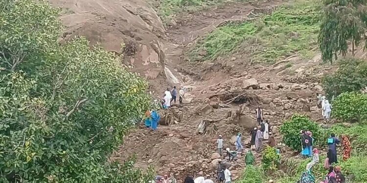 Судандагы жер көчкүдөн 1 миңден ашуун адам каза болду