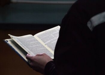 Өзбекстанда түрмөдө китеп окугандар үчүн жаза мөөнөтү кыскартылат