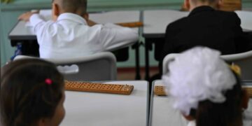 Өзбекстан 12 жылдык билим берүү системасына өтөт