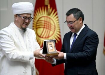 Садыр Жапаров Муфтияттын «Айкөл» ордени менен сыйланды