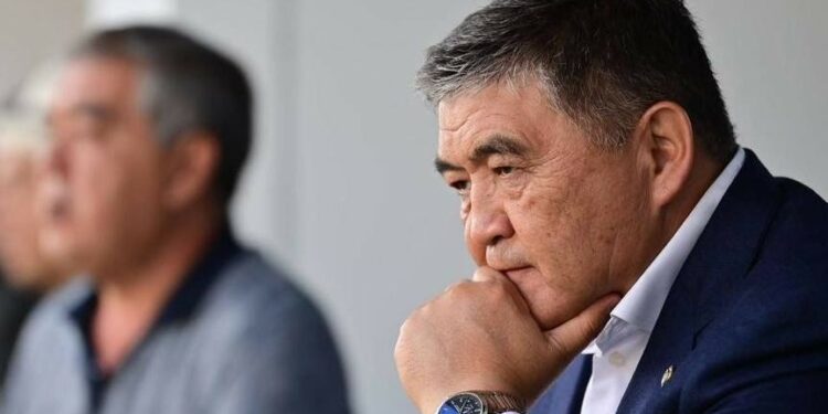 «Ыйлап келген». Ташиев министрди коркуткан бандит тууралуу айтты