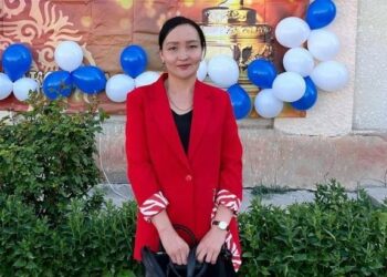 Элзат Асанова 2025-жылдын мыкты мугалими аталды