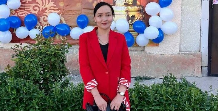 Элзат Асанова 2025-жылдын мыкты мугалими аталды