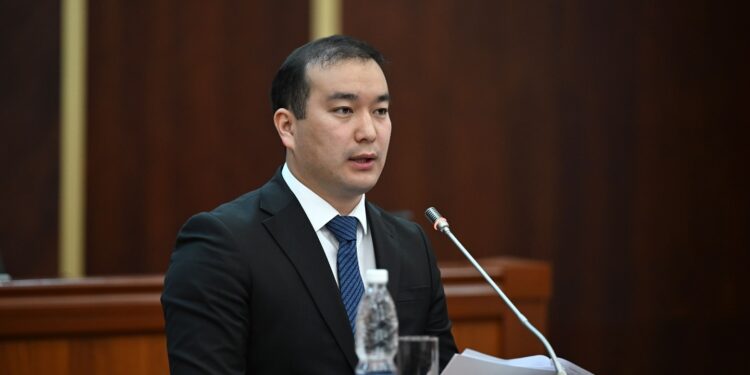 Марат Тагаев Атамбаевдин Кой-Таштагы үйүн балдар же карылар үйү эмес, музей кылууга чакырды