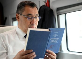 Садыр Жапаров Кытайга болгон иш сапарынын жүрүшүндө Пекин шаарына барды