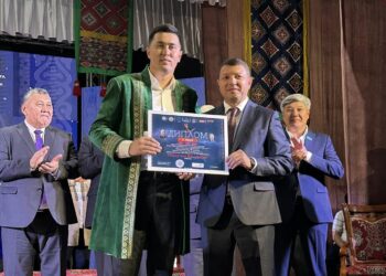 Кыргыз-казак төкмө акындардын айтышында байге ээлери аныкталды