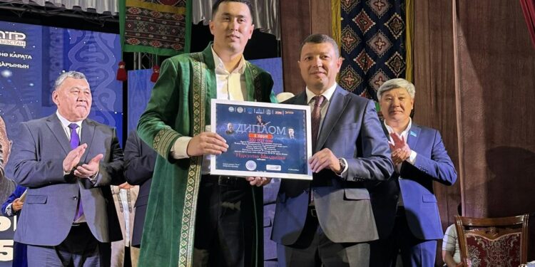 Кыргыз-казак төкмө акындардын айтышында байге ээлери аныкталды