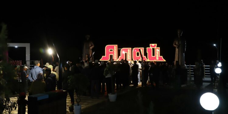 Чыйырчык ашуусунда Алымбек датка менен Курманжан датканын айкели ачылды