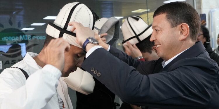 «Интервидение» сынагында 2-орун алган «Nomad» триосу Бишкекке кайтып келди (сүрөттөр)