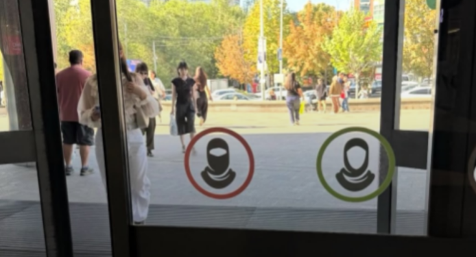 Казакстандагы соода борборго никаб жана паранжа менен кирүүгө тыюу салынды