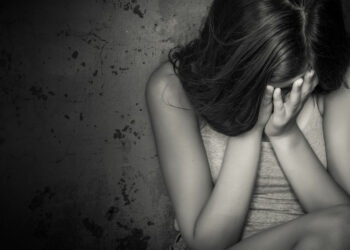 Бишкекте кызын зордуктоого шектелген ата кармалды