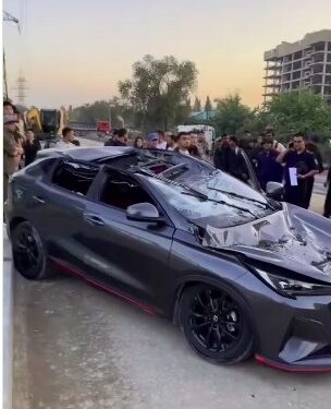 Бишкекте жеңил унаага зыян келтирген экскаватордун айдоочусу кармалды