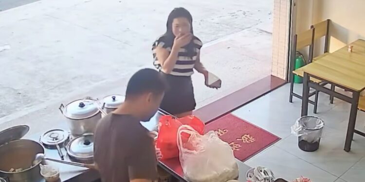 Кытайлык кыз биринчи сүйүүсүн 16 жылдан кийин жолуктуруп, 6 күндөн кийин баш кошушту