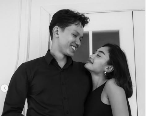 «Бир сантиметр да жерди бербейбиз» деген чек арачы үйлөндү (видео)