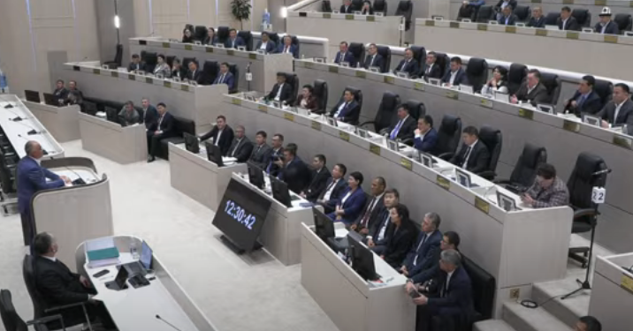 Спикер: «Депутаттар жаңы парламент шайлангыча ыйгарым укуктарын сактап турат»