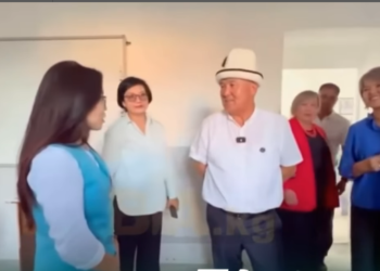 «Мени сүрөткө тартыңызчы». Ош мэри сүрөтчү кызга кайрылды