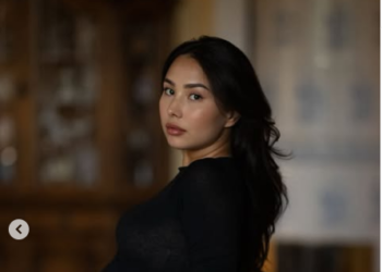 Ырчы Аяна Касымова «гендер пати» өткөрдү (видео)