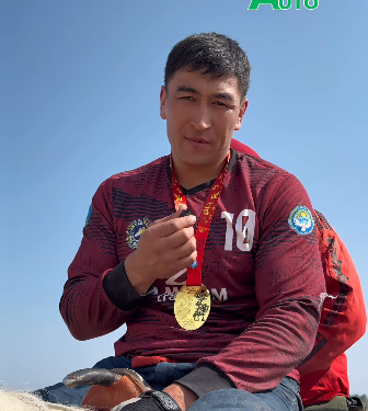 «Жакшы даярданганбыз». Манас Ниязов жеңиштен кийин бир нече суроого жооп берди