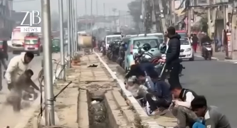 Непалда жаштар массалык башаламандыктан кийин бардыгын калыбына келтире башташты (видео)