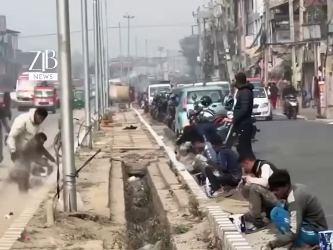 Непалда жаштар массалык башаламандыктан кийин бардыгын калыбына келтире башташты (видео)