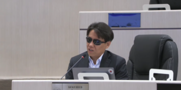 Депутат: «Айрым чиновниктердин тагынган сааты Rolex, минген унаасы Maybach»