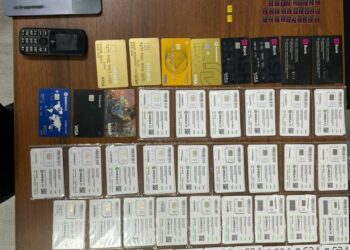 «Жанынан 700 SIM-карта табылган». Бишкекте кибершылуундукка шектелген жигит кармалды