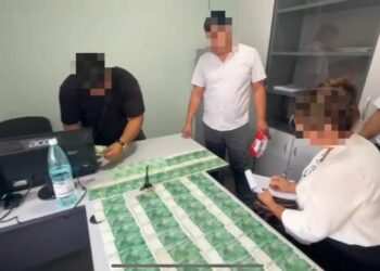 Жалал-Абадда 5 мектептин директорлору иштен алынды