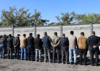 Чүйдөгү көзөмөл-өткөрмө жайларындагы коррупция боюнча 24 адам кармалды